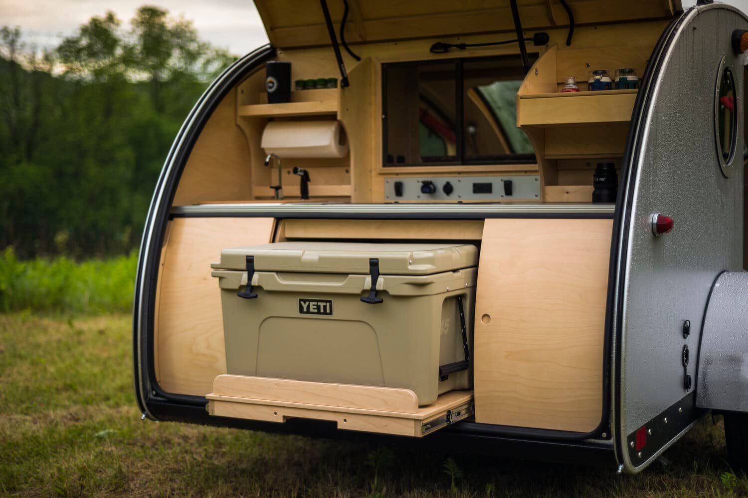 A Look Inside Teardrop Camper Interiors - Vistabule